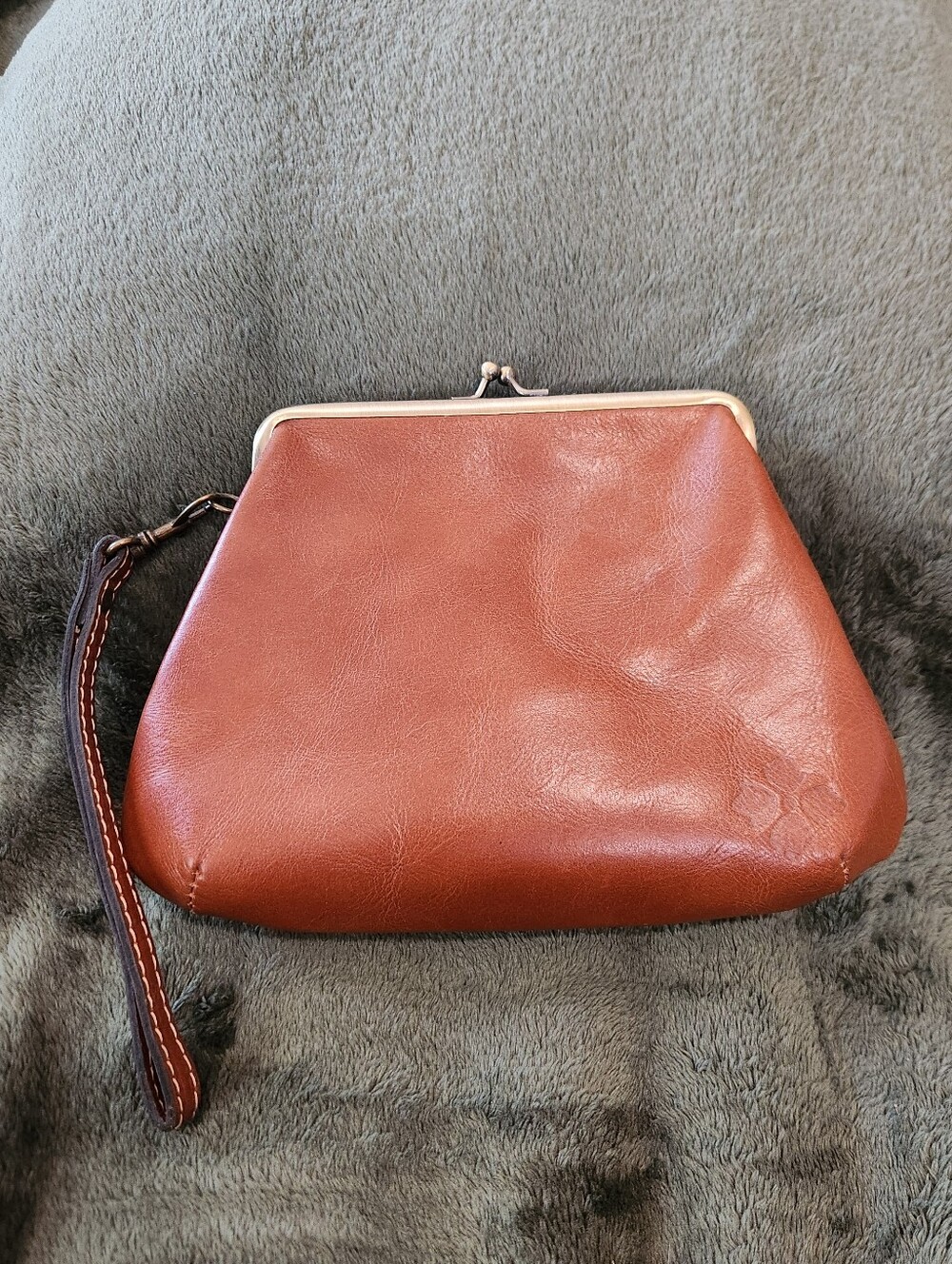 Patricia Nash Leather Kiss-Lock Wristlet Clutch in Cognac Brown